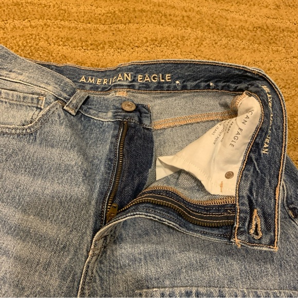 American Eagle Women’s Size 2 Relaxed Mom Jean - Picture 4 of 16